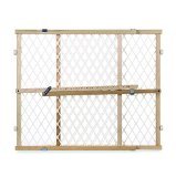Diamond Mesh Wooden Baby Gate