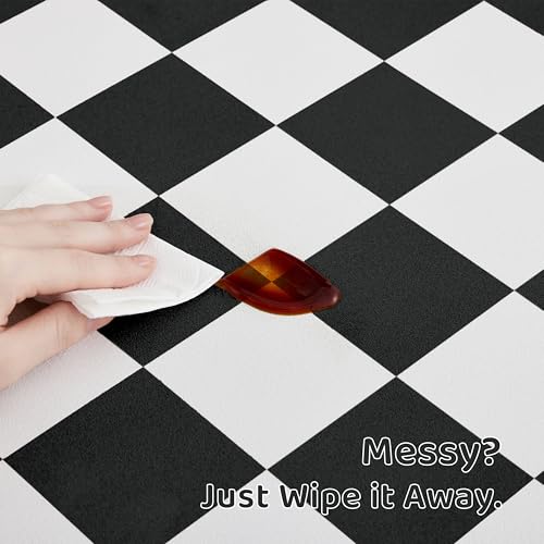Checkered Dog Feeding Mat (19"L x 12"W / Black)