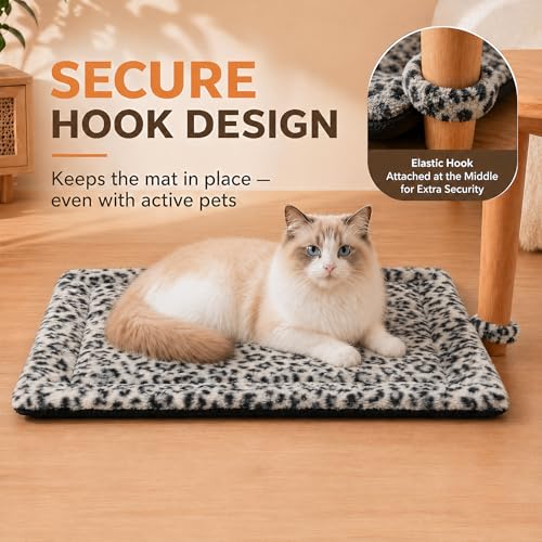 Self Warming Cat Bed (22 x 18 inch / Black/White)