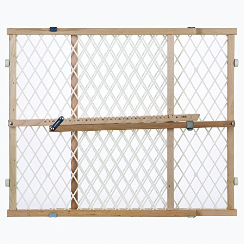 Diamond Mesh Wooden Baby Gate