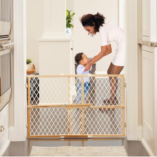 Diamond Mesh Wooden Baby Gate