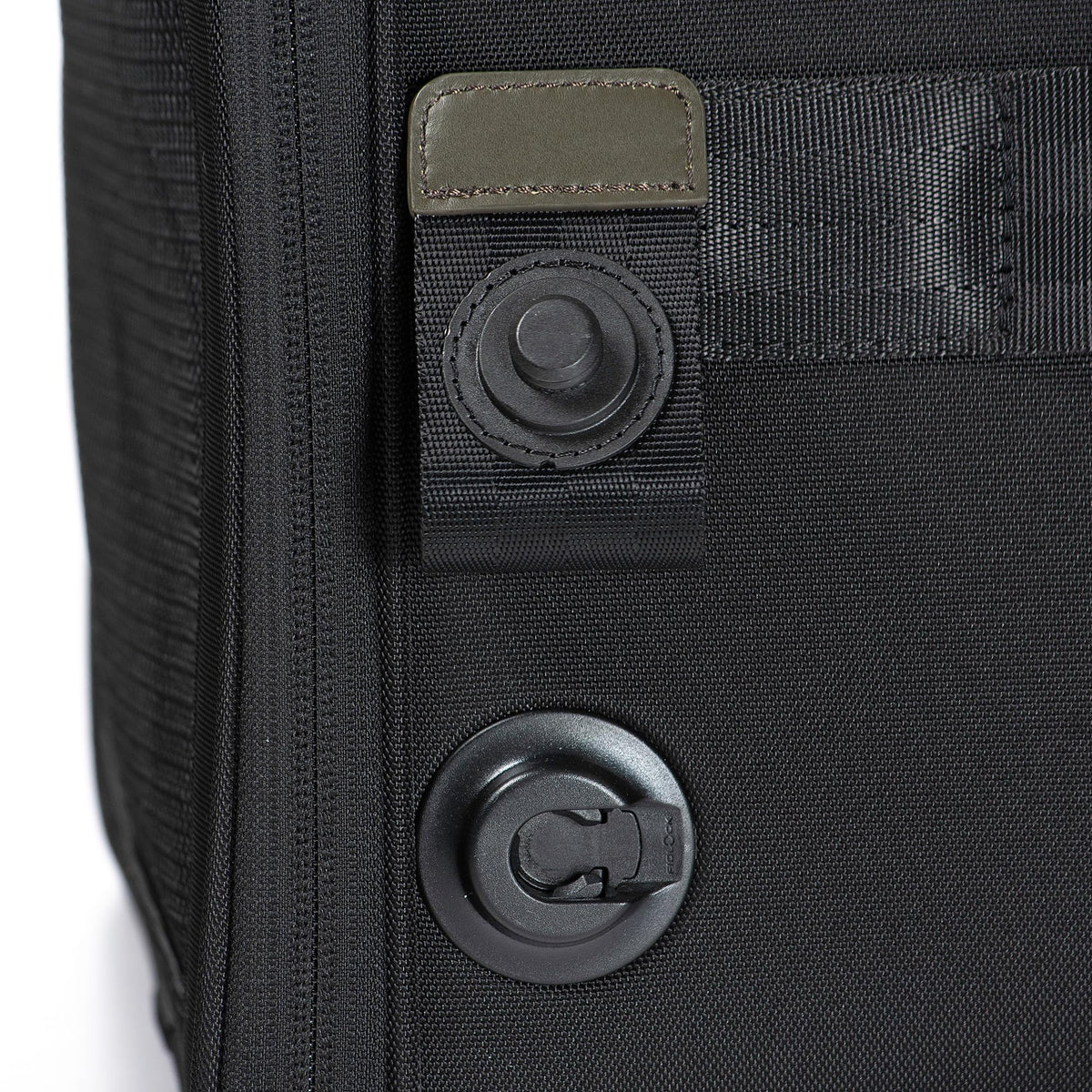 Argo Pawsport to Adventure Pet Carrier (Black)