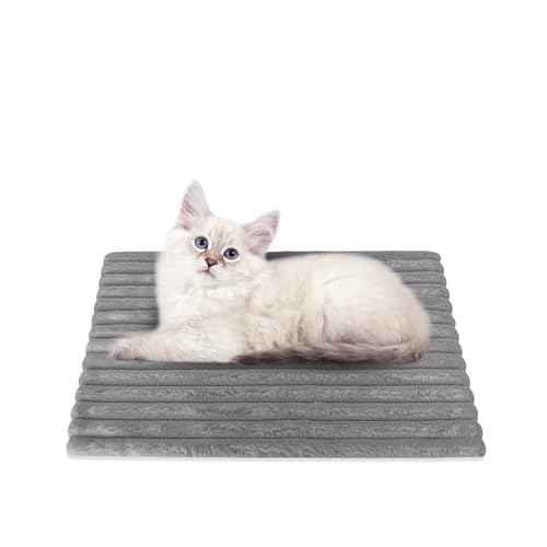 Soft Plush Fluffy Self Warming Thermal Pet Mat for Dogs and Cats (Misty Gray / Small (20'' X 16'' X 1''))