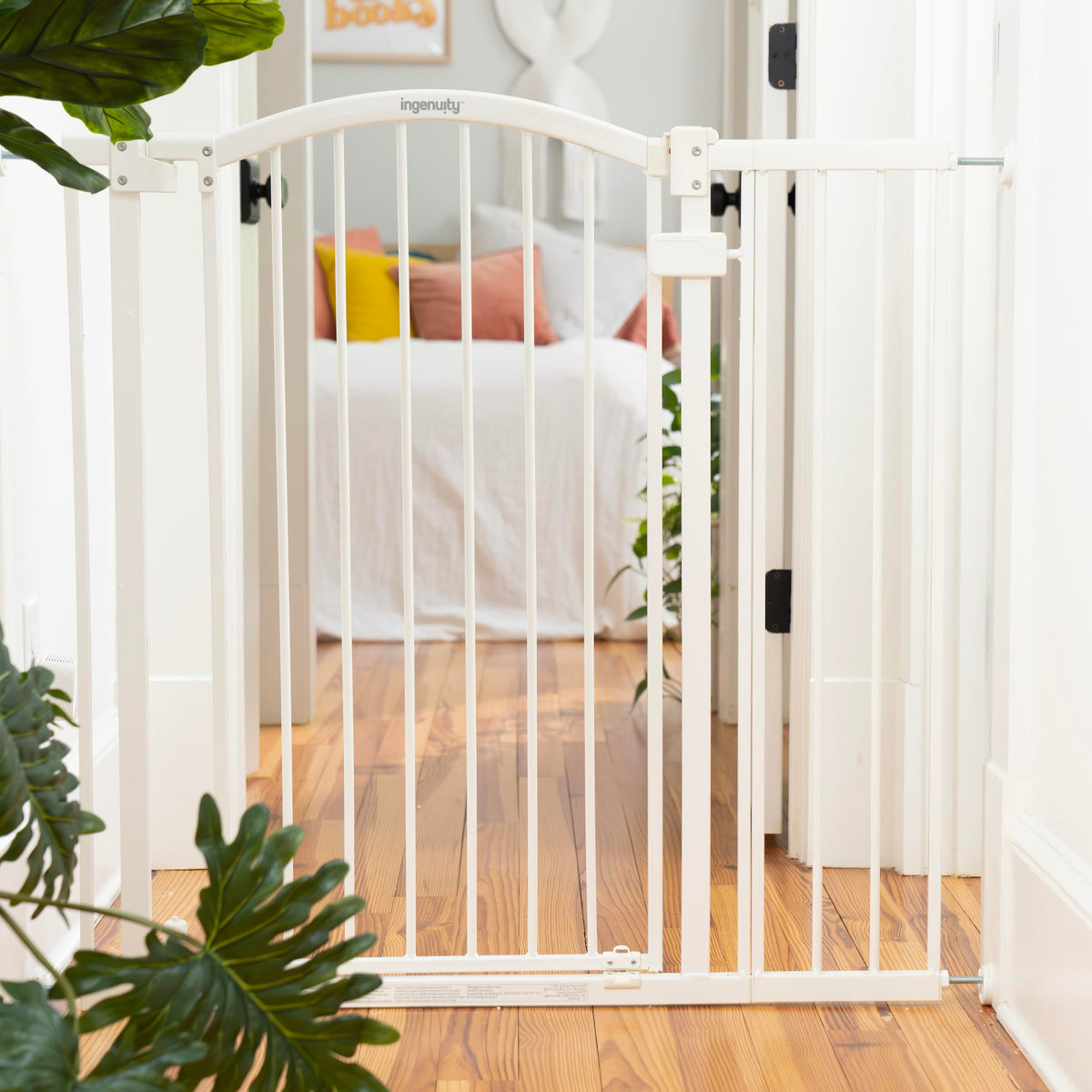 Extra Tall & Wide Safety Pet and Baby Gate (White / 29.5"-53" W x 38" H)