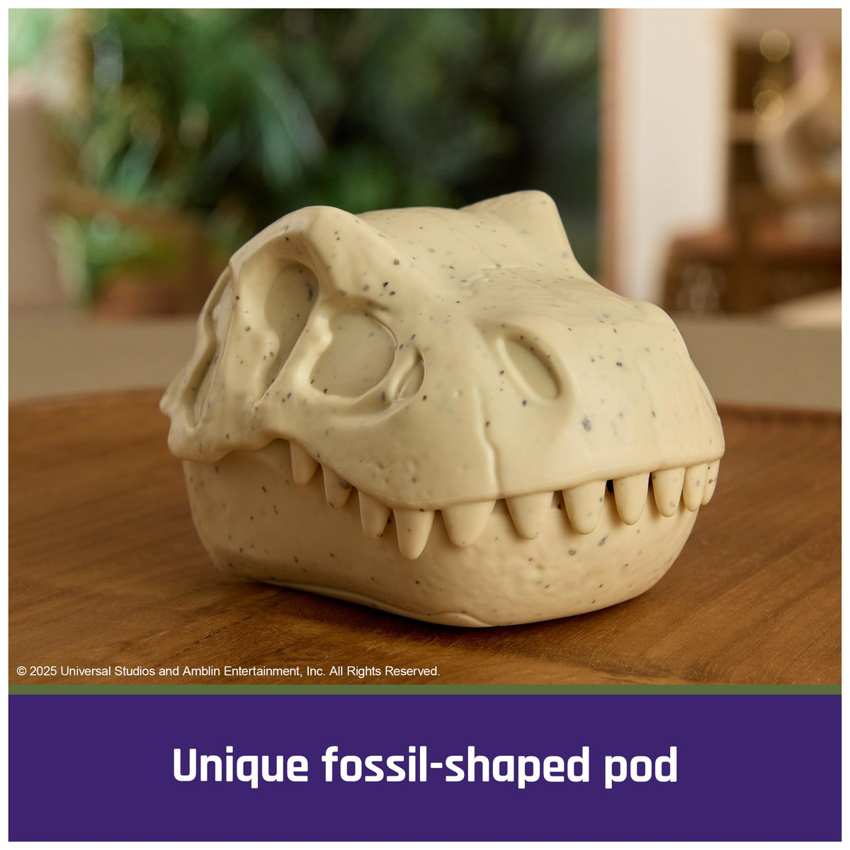 Jurassic World Interactive Fossil Pod Toy & Digital Pet (Jurassic World)