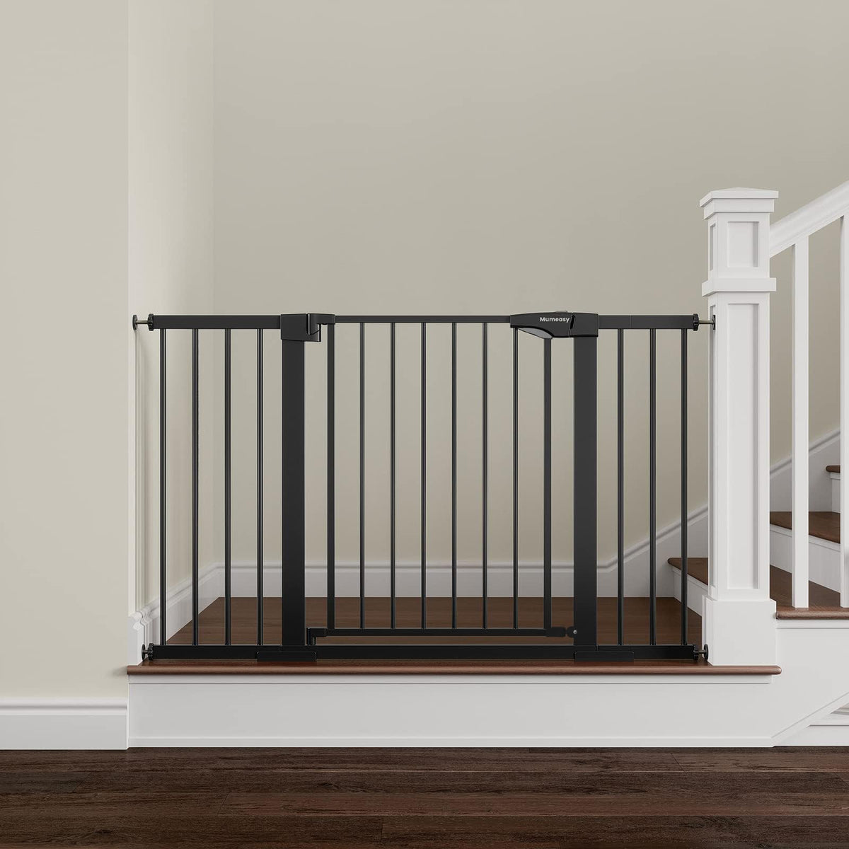 36 60.5 in Extra Wide Baby Gate for Doorways (White / 36-60.5"W x 30"H)